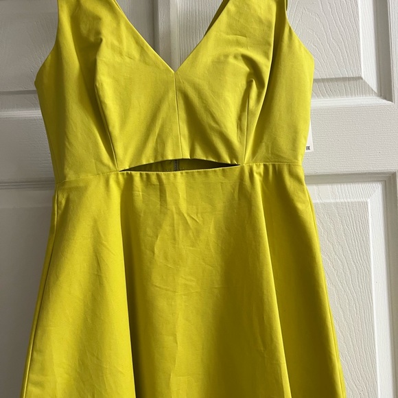 Zara cut out dress - Picture 4 of 6
